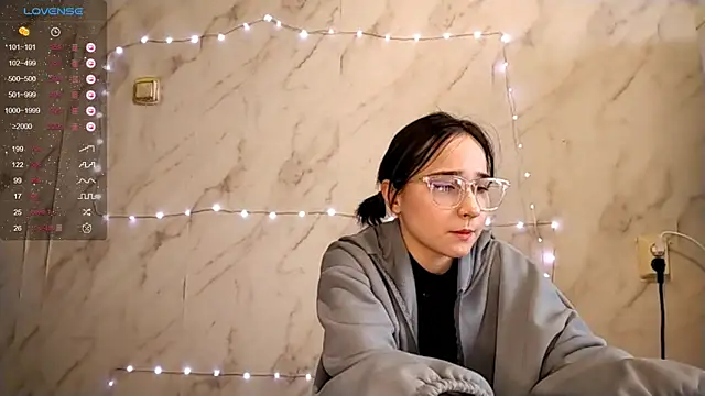 TianaMeiser online show from December 2025 10:06:01 AM