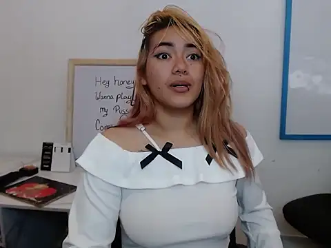 KloeeCavallier online show from February 2026 05:13:01 PM