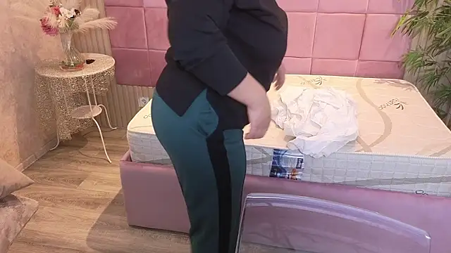 Snapshot of SpicyCarlaXX chatting on February 2026 07:08:02 PM SpicyCarlaXX online show from February 2026 07:08:02 PM