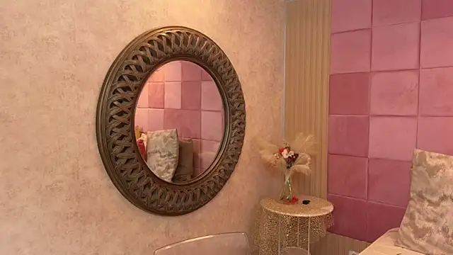 SpicyCarlaXX online show from April 2026 07:28:02 PM