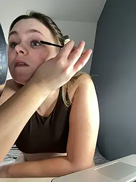 Blonde Bunny online show from February 2026 01:27:01 PM