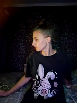 carolinakis  online show from November 2025 08:09:01 PM