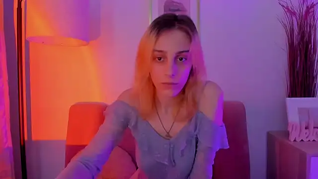 Snapshot of MiilaGlow chatting on December 2025 03:11:02 PM MiilaGlow online show from December 2025 03:11:02 PM