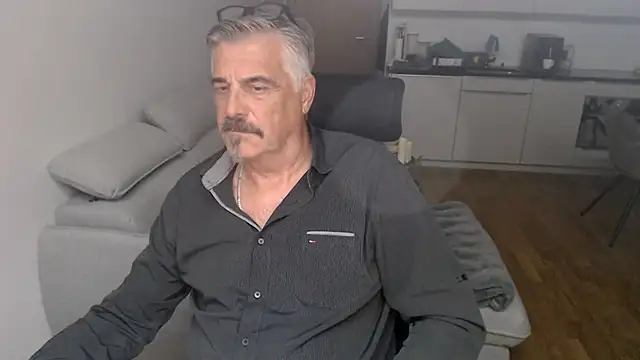 Snapshot of Buidapest chatting on January 2026 02:39:02 AM Buidapest online show from January 2026 02:39:02 AM