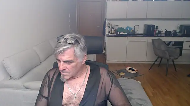 Buidapest online show from April 2026 04:30:01 AM