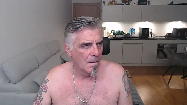 Buidapest online show from April 2026 06:47:01 PM