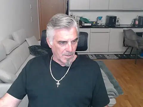 Buidapest online show from April 2026 02:27:02 AM