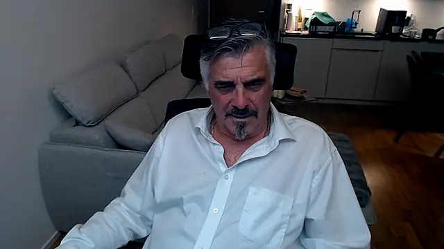 Buidapest online show from February 2026 12:50:01 AM