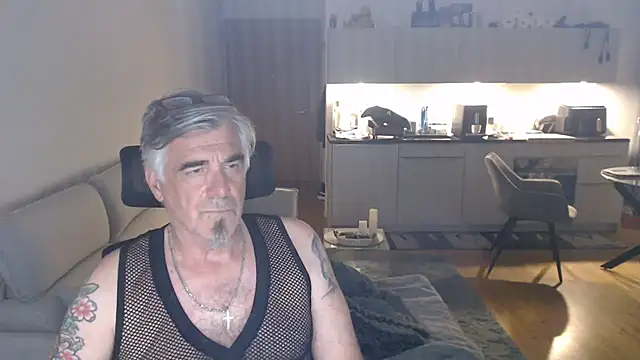 Buidapest online show from May 2026 03:23:01 AM