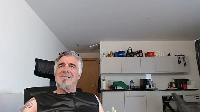Buidapest online show from May 2026 02:42:02 PM