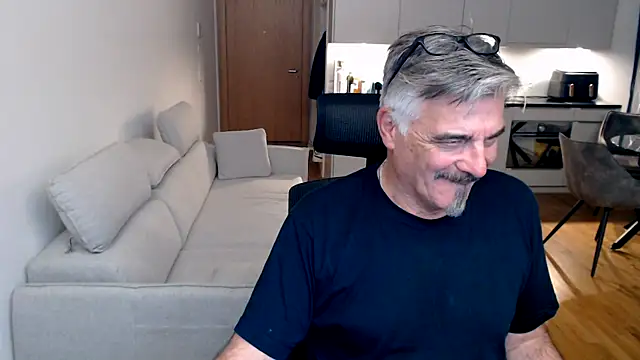 Buidapest online show from March 2026 09:11:02 PM