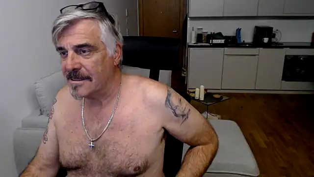 Snapshot of Buidapest chatting on December 2025 09:54:02 PM Buidapest online show from December 2025 09:54:02 PM