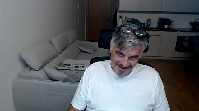 Buidapest online show from February 2026 11:59:02 PM