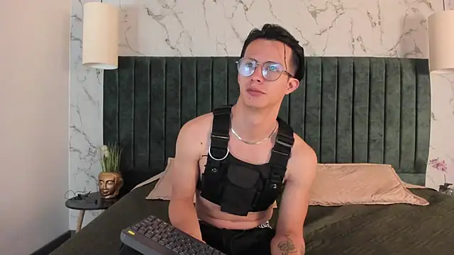 Brandon starkk online show from December 2025 12:00:01 PM