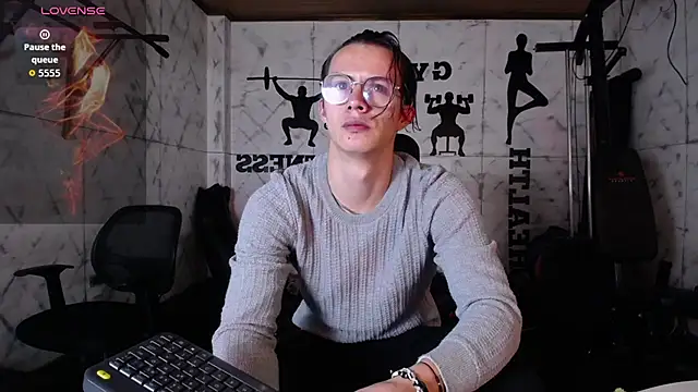 Brandon starkk online show from April 2026 03:42:02 AM