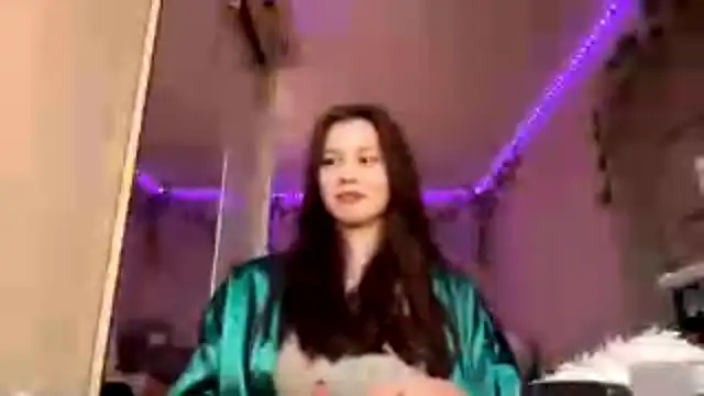 Snapshot of CutieSlim chatting on November 2025 06:06:01 AM CutieSlim online show from November 2025 06:06:01 AM