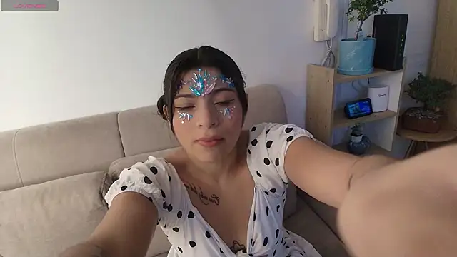 Emyii  online show from March 2026 02:39:01 AM