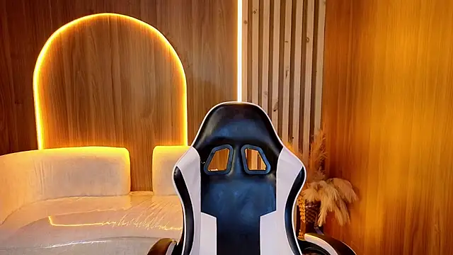 zoe tp online show from February 2026 08:08:01 PM