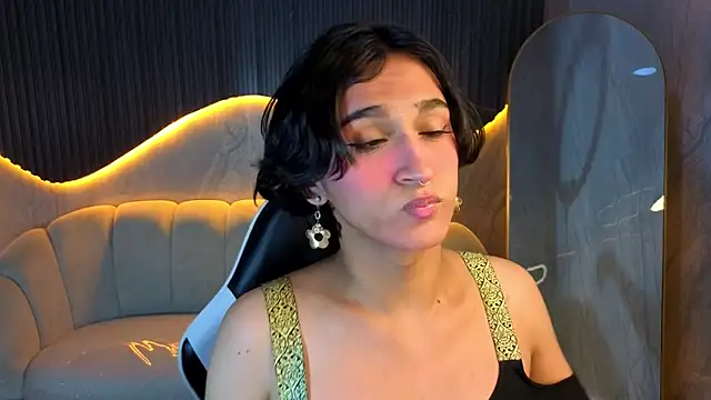 zoe tp online show from December 2025 07:49:02 PM