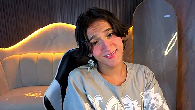 zoe tp online show from December 2025 07:51:02 PM