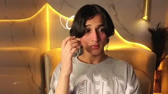 zoe tp online show from December 2025 08:10:01 PM