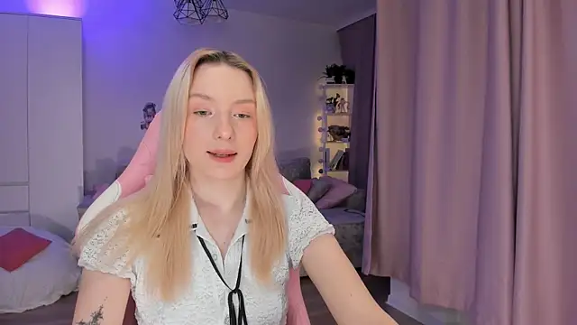 Tiffany Paw online show from December 2025 03:06:02 AM