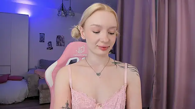 Tiffany Paw online show from April 2026 03:19:01 AM