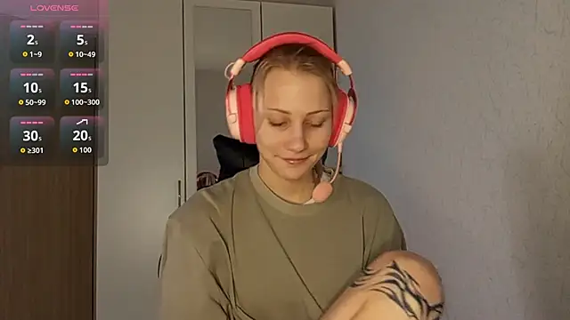 Snapshot of FoxySable chatting on November 2025 08:14:02 AM FoxySable online show from November 2025 08:14:02 AM