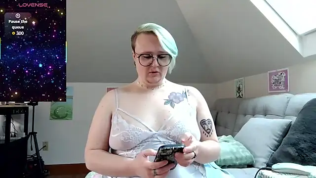 queerlyjaz online show from February 2026 07:59:02 PM