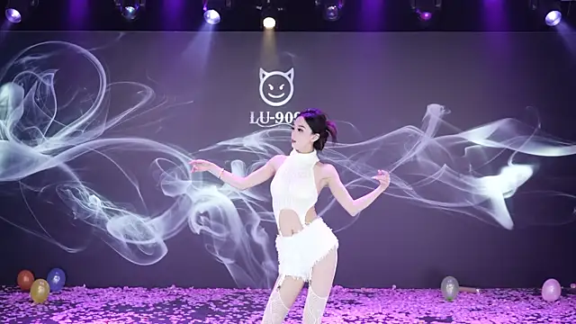 LU-909 online show from December 2025 08:13:02 AM