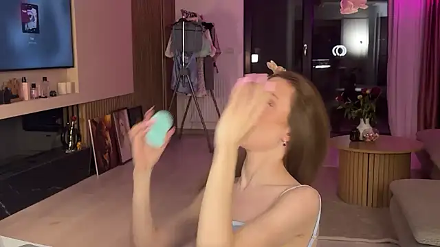 Snapshot of Jolienne chatting on June 2026 09:14:01 PM Jolienne online show from June 2026 09:14:01 PM