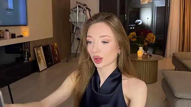 Jolienne online show from June 2026 08:03:01 PM