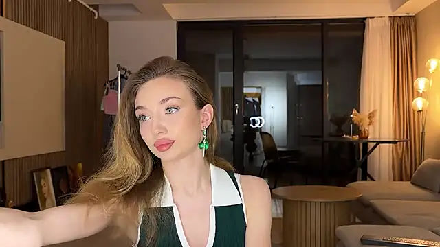 Jolienne online show from March 2026 09:02:01 PM