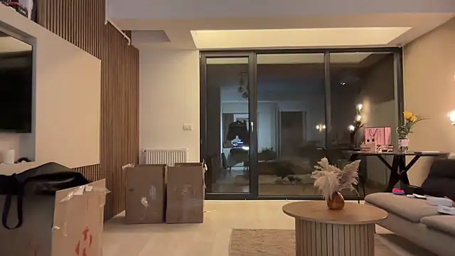 Jolienne online show from February 2026 09:49:01 PM