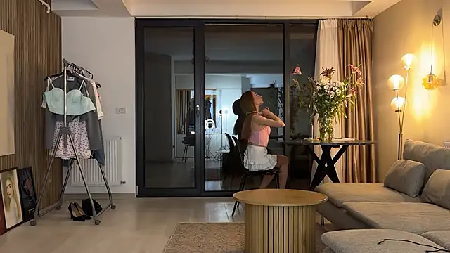 Jolienne online show from March 2026 09:17:01 PM