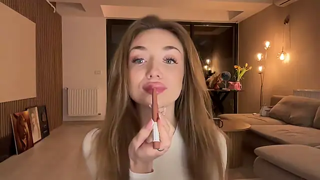 Jolienne online show from February 2026 07:58:01 PM