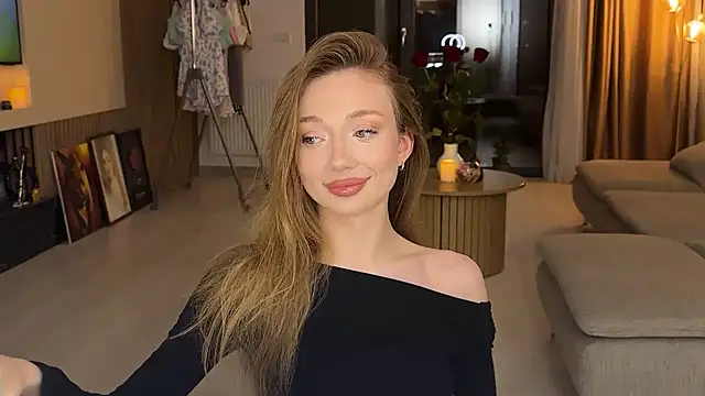 Jolienne online show from June 2026 09:23:01 PM