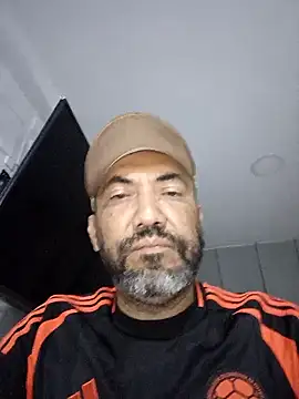 Calloyero2000 online show from April 2026 03:57:01 AM