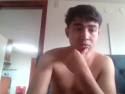 augustboyy online show from November 2025 02:43:01 PM