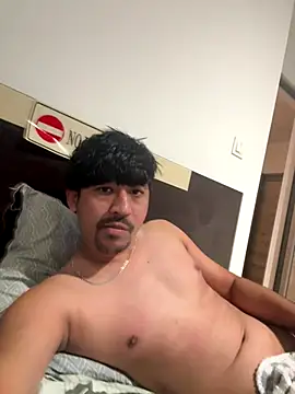 Snapshot of Jhonneeey chatting on November 2025 03:04:01 PM Jhonneeey online show from November 2025 03:04:01 PM