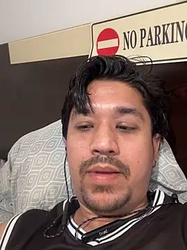 Snapshot of Jhonneeey chatting on November 2025 01:09:01 AM Jhonneeey online show from November 2025 01:09:01 AM