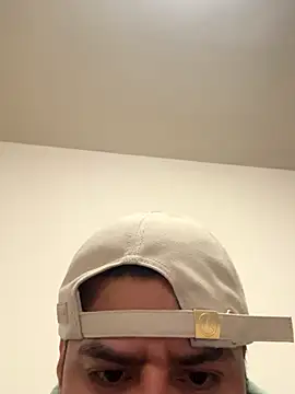 Pelotas2000 online show from November 2025 04:22:01 AM