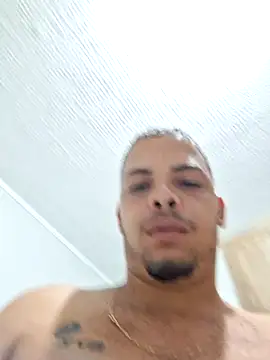 Snapshot of CLARO123F chatting on November 2025 02:59:02 AM CLARO123F online show from November 2025 02:59:02 AM