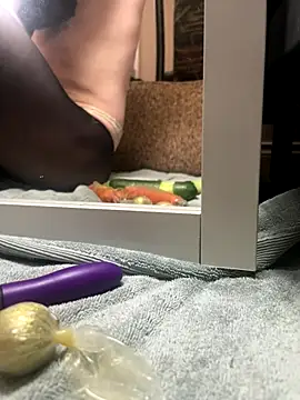 Snapshot of shavedandcurious chatting on November 2025 06:50:02 AM shavedandcurious online show from November 2025 06:50:02 AM