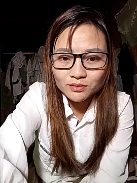 Lee-Thee online show from December 2025 01:43:02 PM