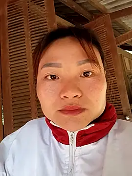 Lee-Thee online show from November 2025 01:37:02 AM