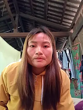 Lee-Thee online show from November 2025 12:44:02 AM