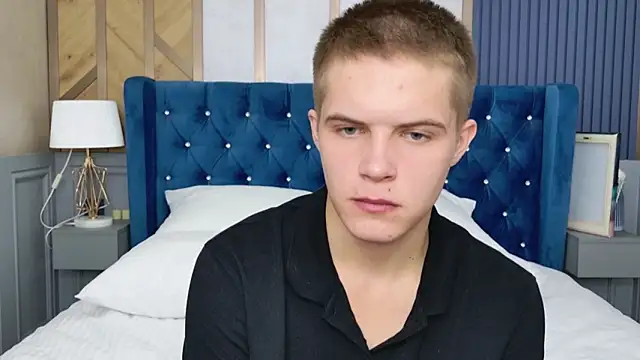 Piter Ward online show from November 2025 11:05:01 PM