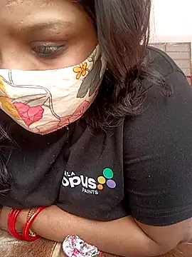 Snapshot of CUTE-LOVE-SWEETS chatting on February 2026 04:33:01 AM CUTE-LOVE-SWEETS online show from February 2026 04:33:01 AM