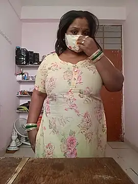 Snapshot of CUTE-LOVE-SWEETS chatting on February 2026 04:10:01 AM CUTE-LOVE-SWEETS online show from February 2026 04:10:01 AM